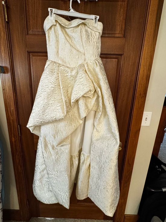 Elliatt Dresses & Skirts - Elliatt Ivory Textured Strapless High-Low Gown